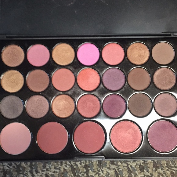 bh cosmetics blushed neutrals